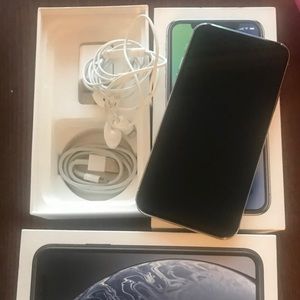 Apple iPhone X - 256GB - Silver (Unlocked) A1901